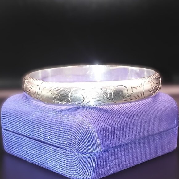 925 Sterling Silver Vintage Intricately Etched Hinged Bangle Bracelet - Picture 3 of 15